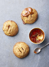 Spiced Apple Hand Pies 