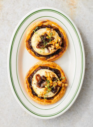 How to Make Our Goat's Cheese, Sticky Walnut and Caramelised Onion Tarts