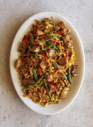 Lee Kum Kee Honey Soy Chicken Noodle Stir-Fry