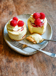 Mini No-bake White Chocolate Cheesecakes