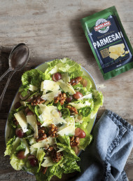 Green Salad with Grapes and Candied Walnuts