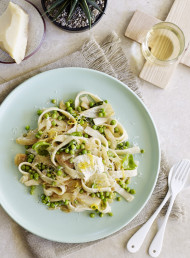 Fettuccine with Fennel, Peas and Basil