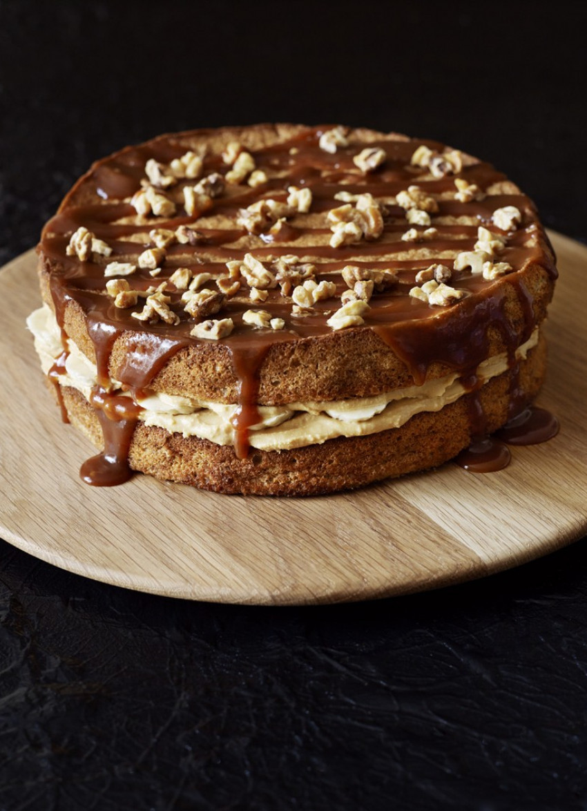 Walnut and Ginger Cake with Fresh Bananas and Caramel Glaze