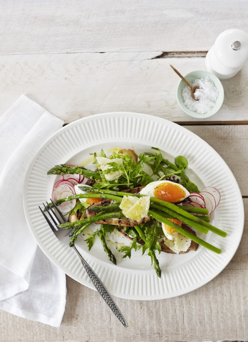 Asparagus, Radish and Soft Egg Salad 