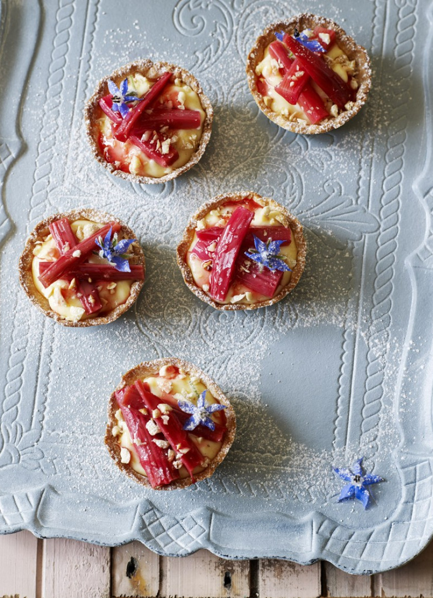 Rhubarb and Custard Tarts with Crushed Hazelnuts 