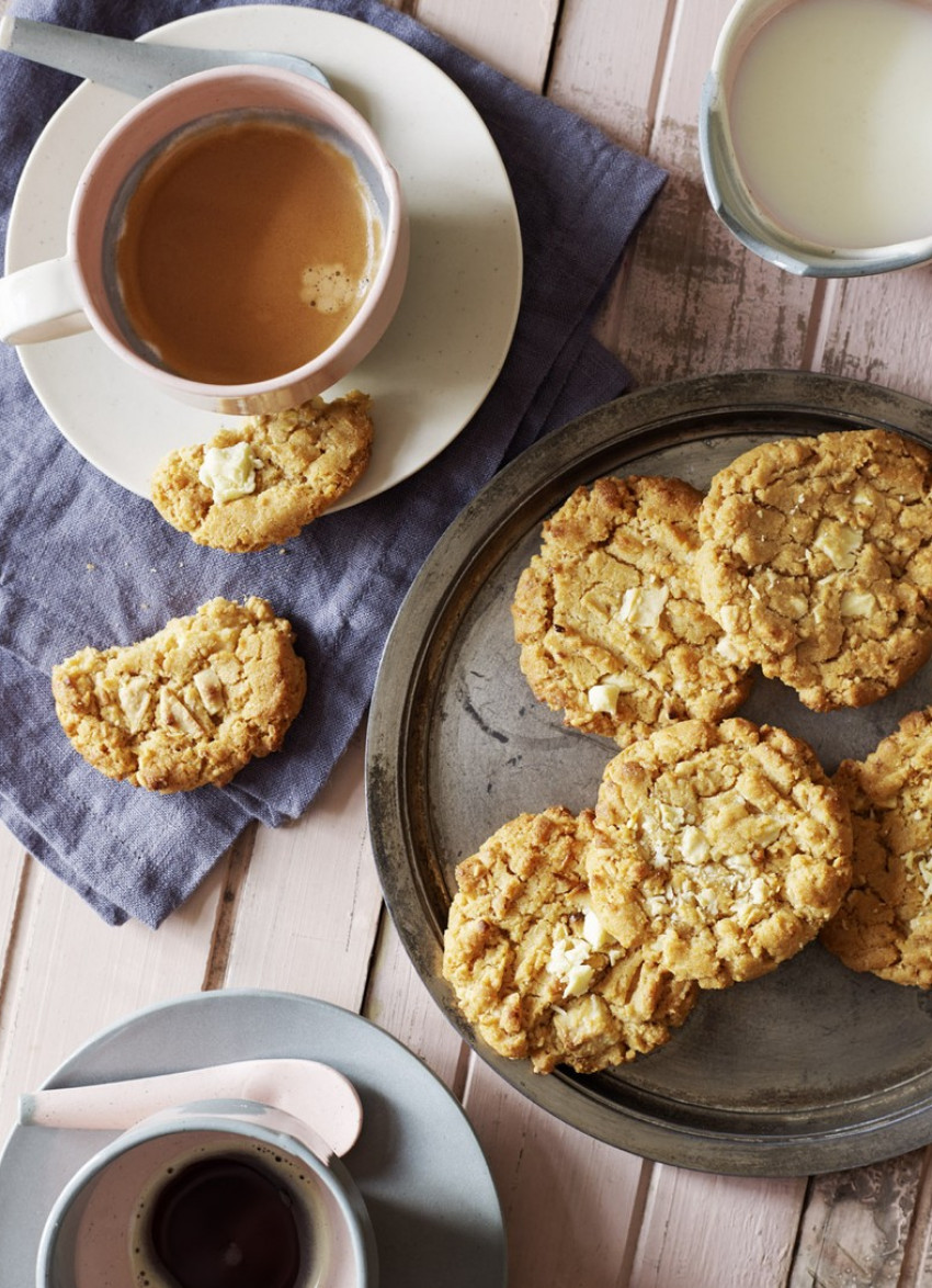 Flourless Cashew Nut and White Chocolate Biscuits 