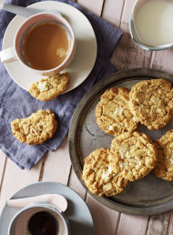 Flourless Cashew Nut and White Chocolate Biscuits 