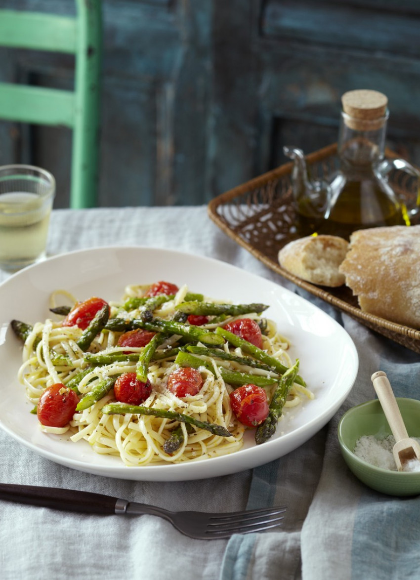 Linguine with Roasted Asparagus and Cherry Tomatoes