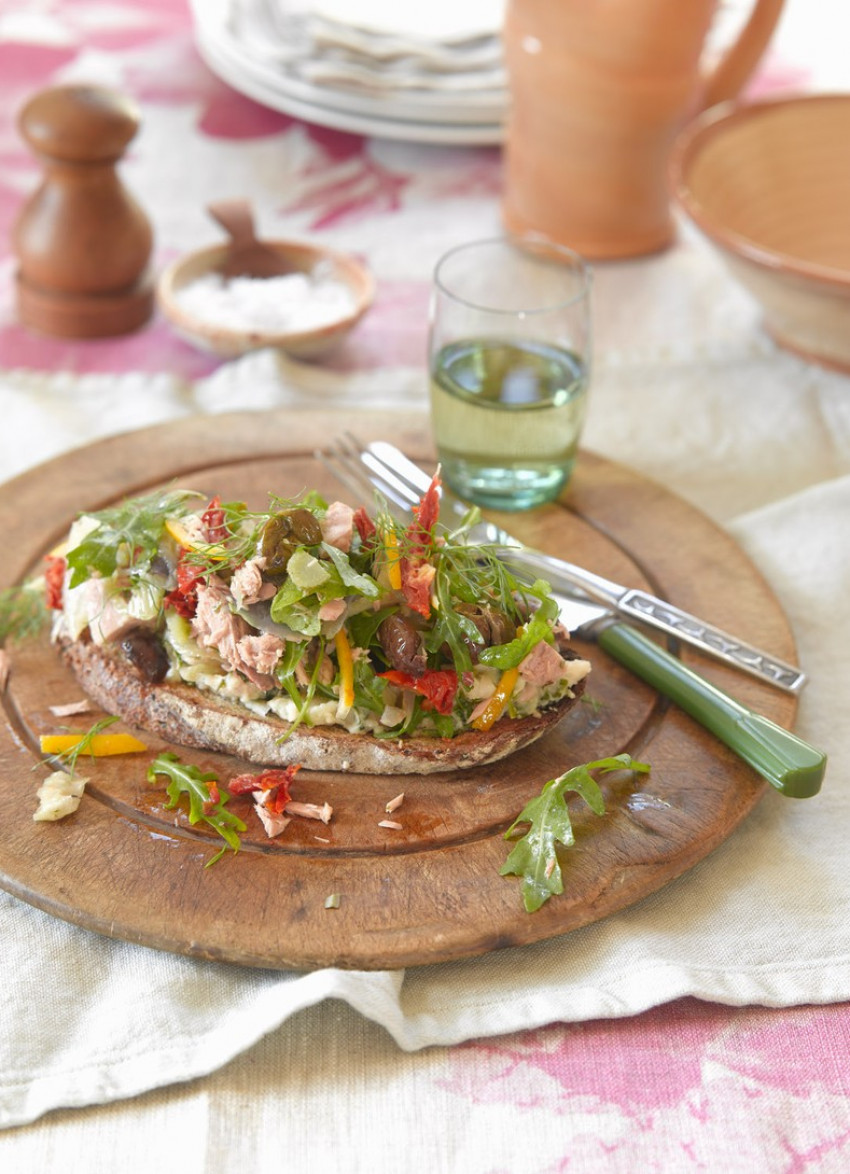 Fennel, White Bean and Tuna Bruschetta 