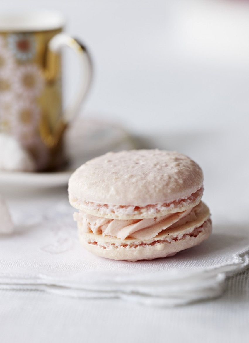 Raspberry Parisian Macaroons