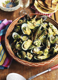 Mussels and Clams in a White Wine and Tarragon Broth