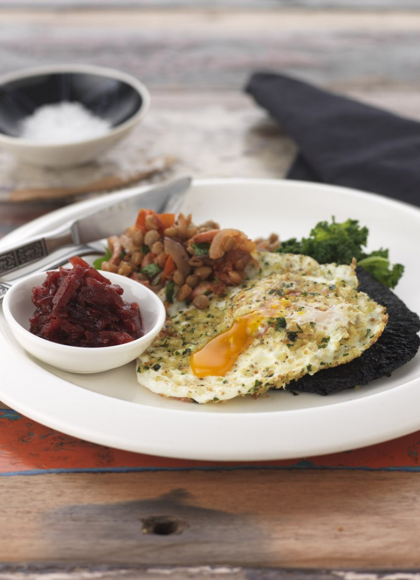 Crispy Eggs with Bacon and Lentils