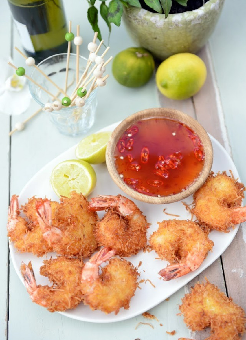 Coconut Crumbed Tiger Prawns with Chilli Dipping Sauce 