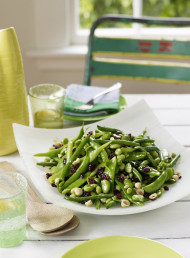 Green Vegetable Salad with Hazelnuts and Cranberries 