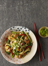 Scallops with Black Bean Sauce, Red Capsicum and Udon Noodles