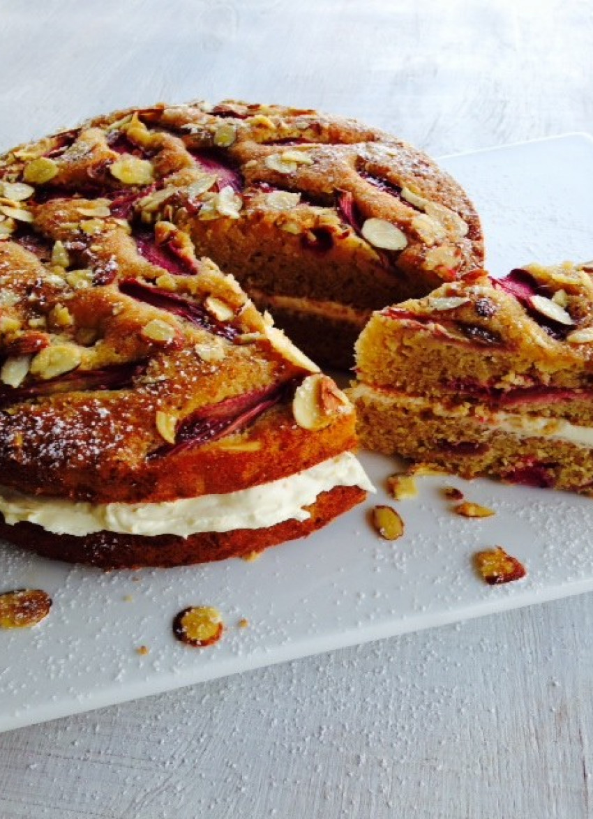 Rhubarb and Almond Cake with Lemon Cream