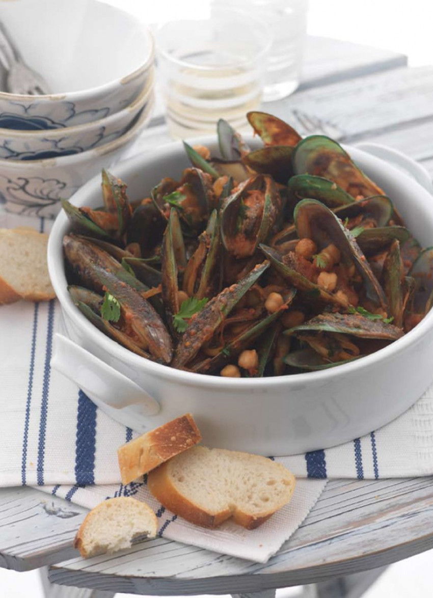 Moroccan Mussels and Chickpeas