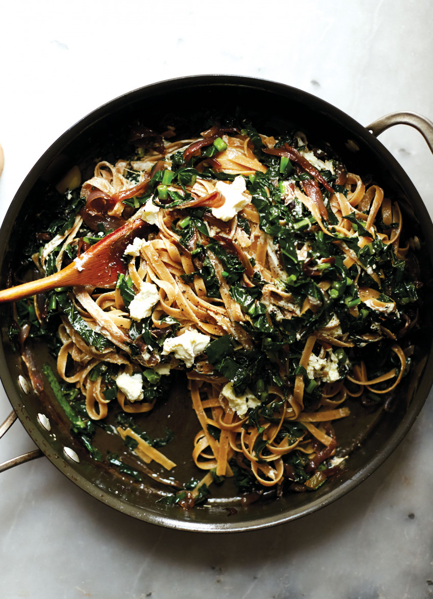 Wholewheat Fettuccine with Kale, Caramelised Onions and Goat's Cheese