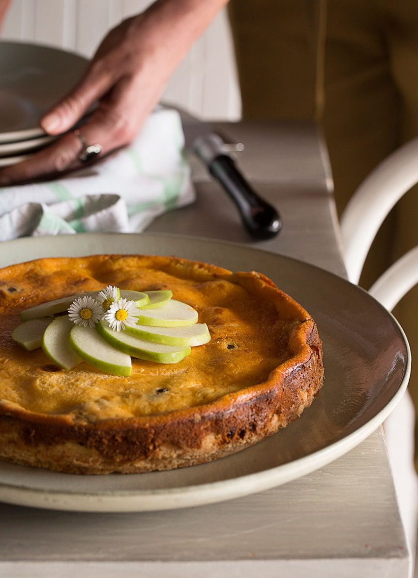 Baked Apple Cheesecake Tart