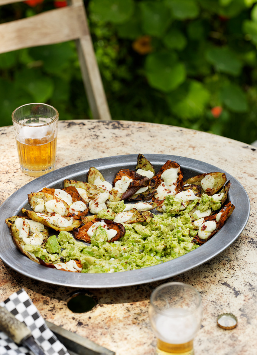 Cheesy Grilled Vege Skins with Guacamole 