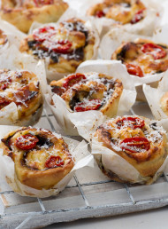 Caramelised Onion, Ham and Aged Cheese Scrolls