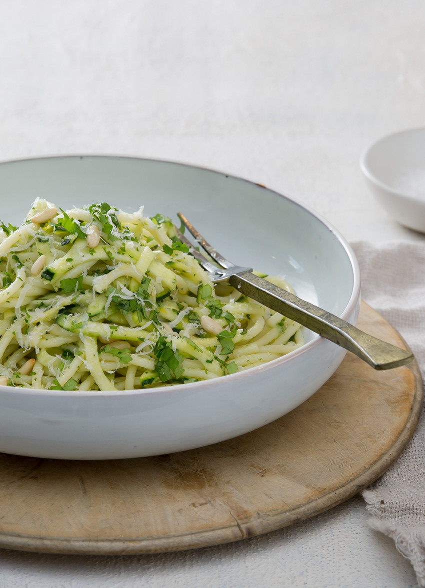 Zucchini Pasta with Mozzarella, Lemon and Garlic Butter 