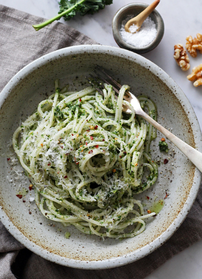 Gluten-free Spaghetti with Kale and Walnut Pesto