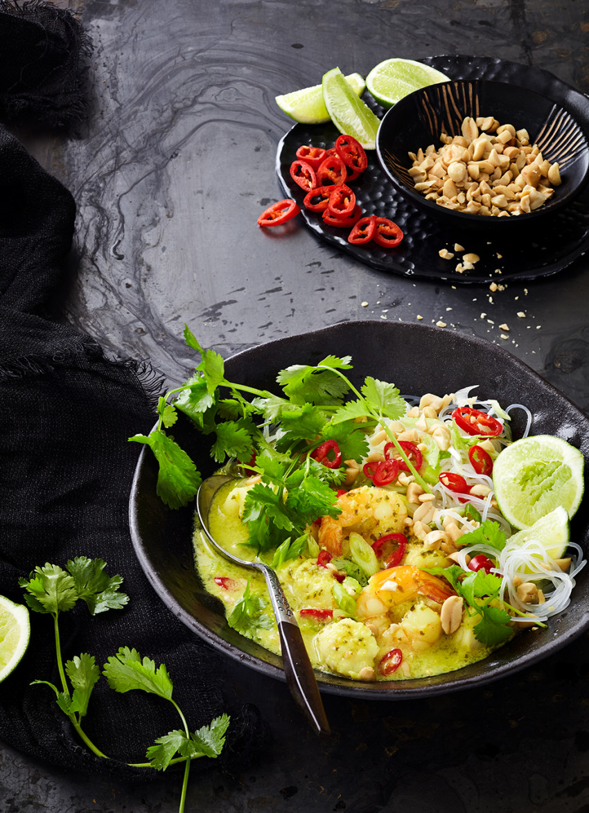 Fish, Prawn and Coconut Soup with Vermicelli Noodles