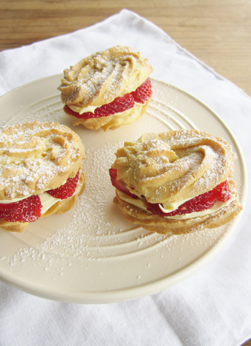 Lemon Melting Moments with Mascarpone and Strawberries