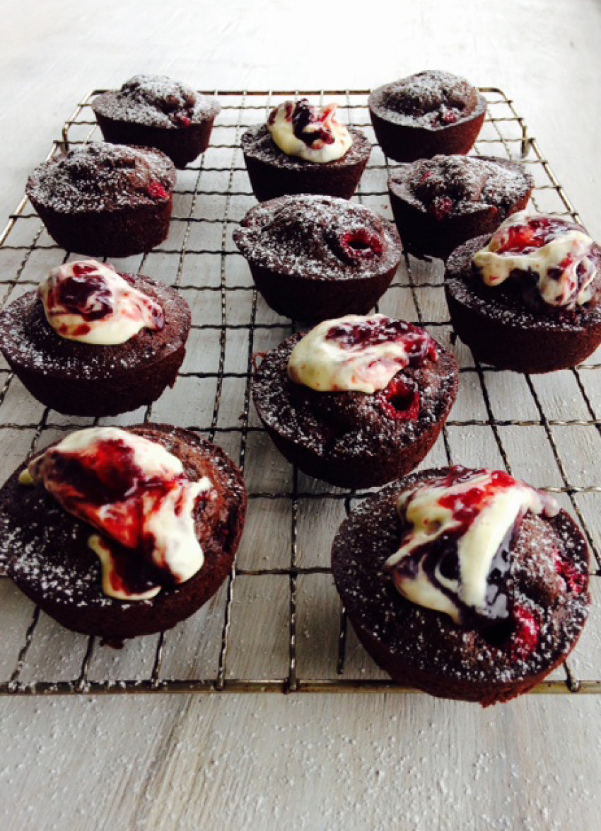 Little Chocolate and Raspberry Brownie Cakes