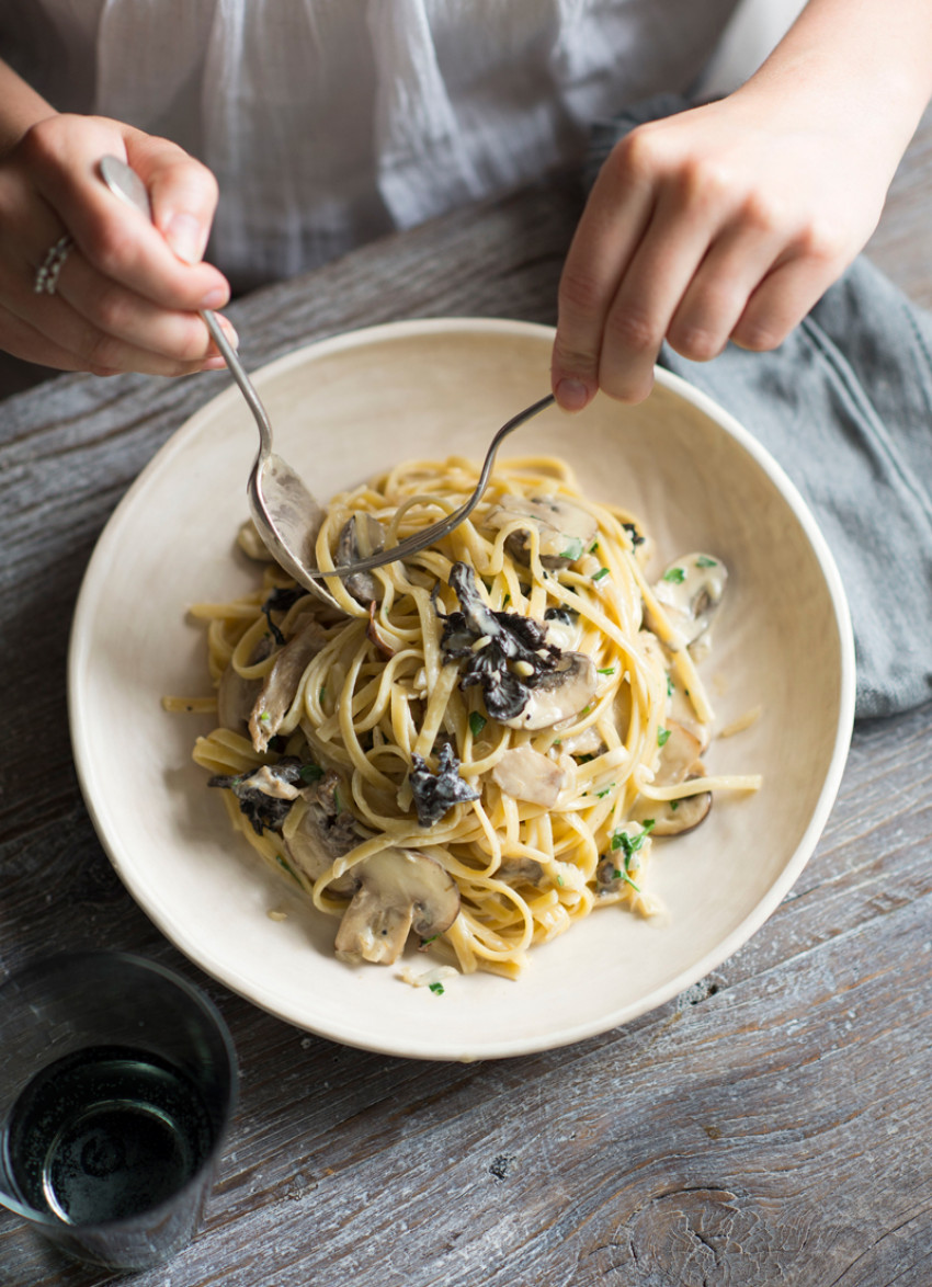 Linguine with Mushrooms and Stinky Cheese