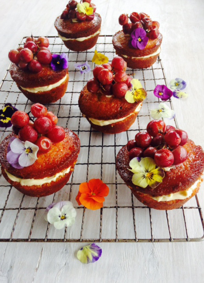 Sfouf (Semolina Anise Tea Cake) - taniabakes