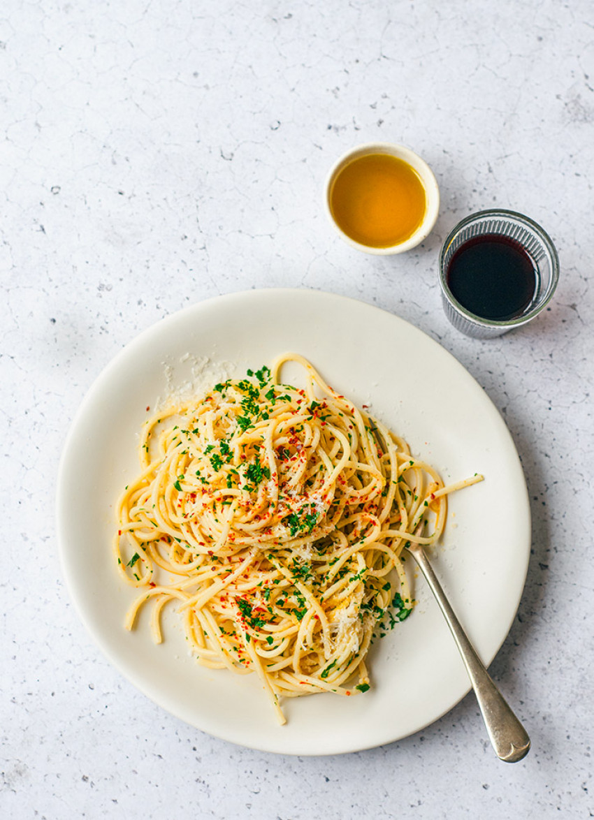 Basic Garlic and Chilli Pasta » Dish Magazine