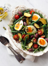 Rustic Dinner Salad with Roasted Potatoes, Olives and Eggs