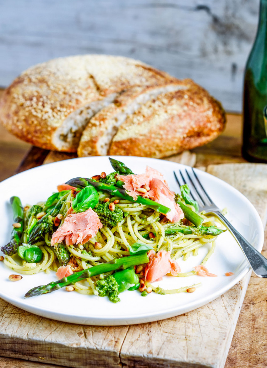 Pesto Pasta with Asparagus and Salmon