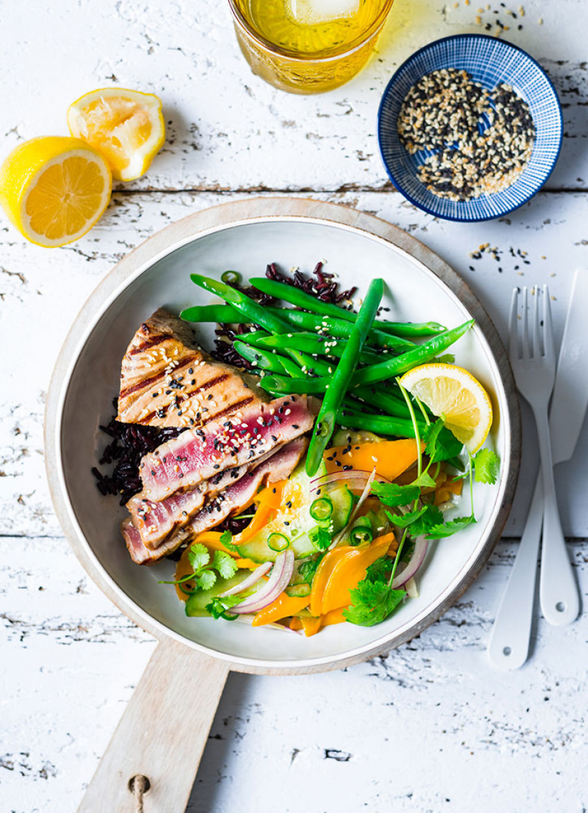 Tuna Steaks with Mango and Cucumber Salad