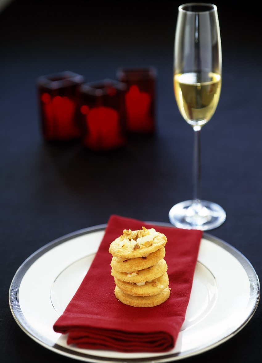 Walnut and Goats Cheese Sables